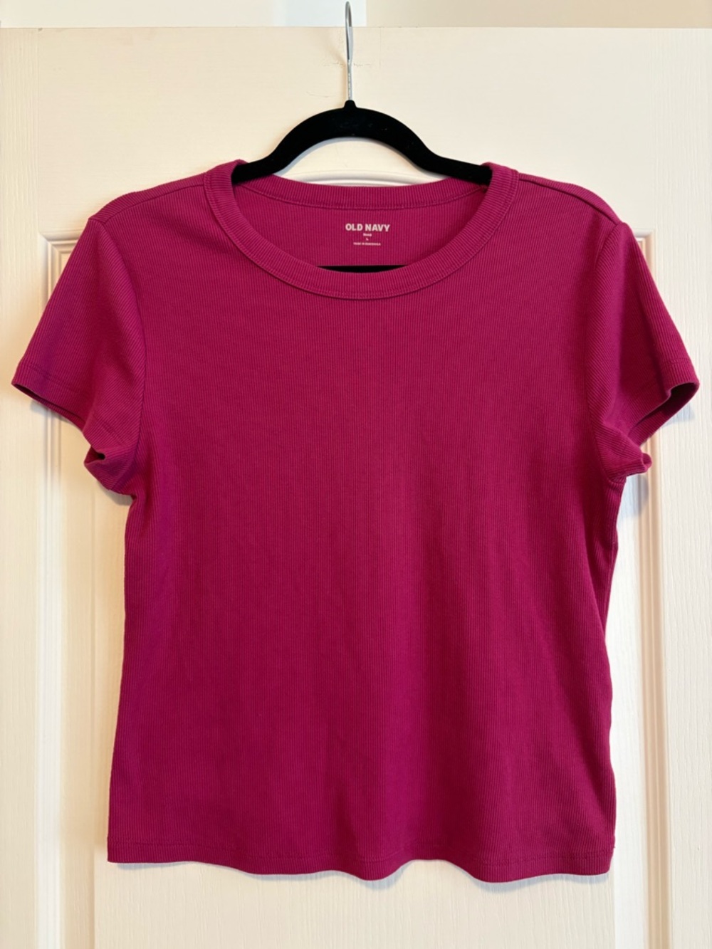 Old Navy Raspberry Short Sleeve Ribbed Crewneck Tee